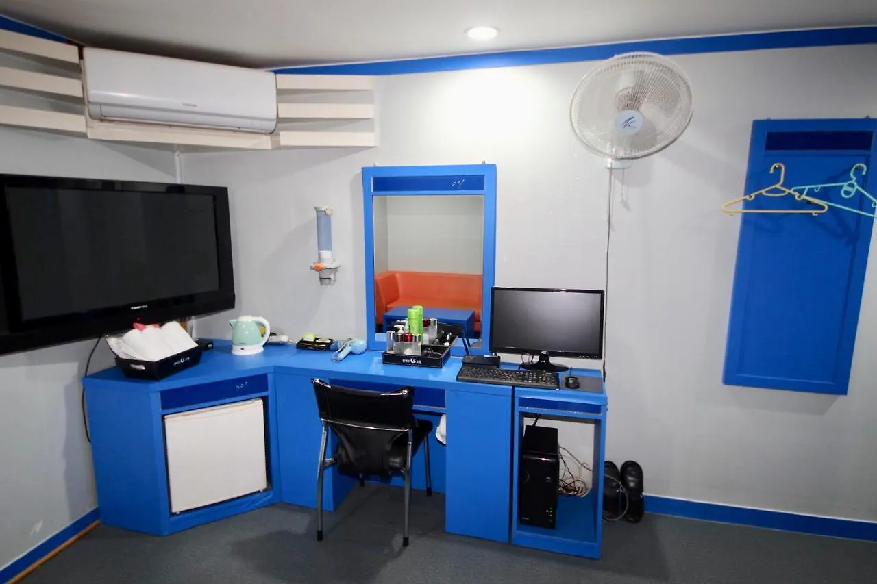 Click 21 Motel Busan 2*,
