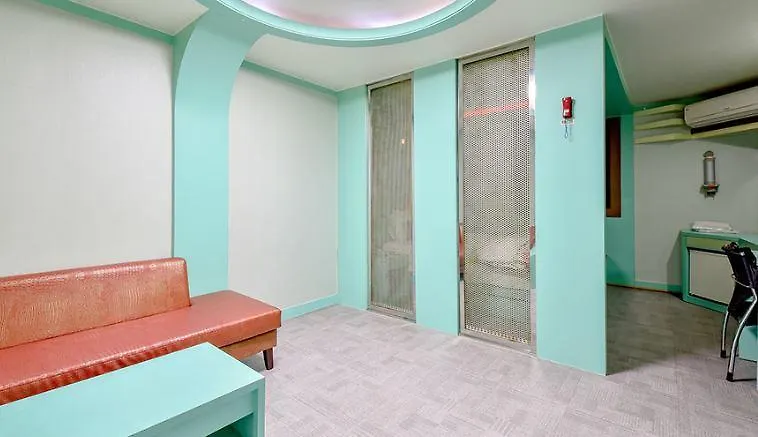 Click 21 Motel Busan 2*,